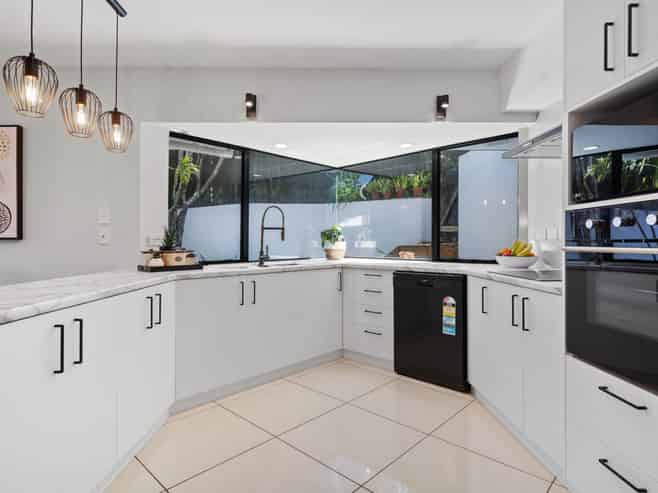 1/6B Sunnynook Road, Sunnynook