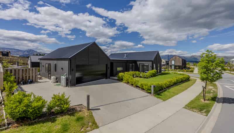 10 Gladbrook Street, Wanaka