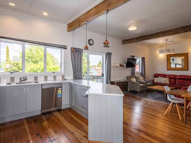 Live in business opportunity