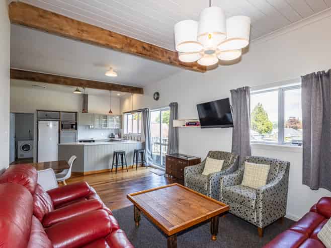 Live in business opportunity