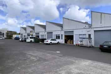 Affordable 230m2 Industrial Unit | Sawtooth