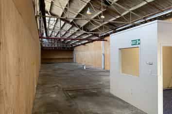 Affordable 230m2 Industrial Unit | Sawtooth