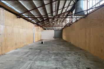 Affordable 230m2 Industrial Unit | Sawtooth