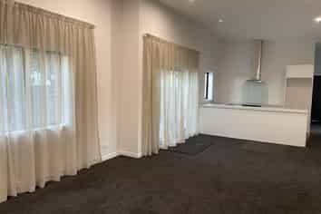 8A Worcestor Street, West End