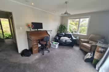 7 Chaucer Way, Karori