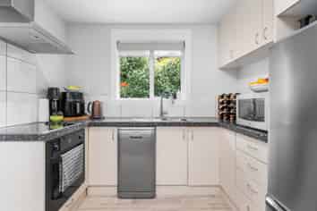 2/101 Bayswater Crescent, Bromley