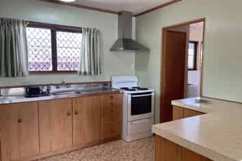 2/4 Second Avenue, Avenues