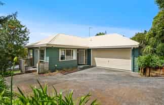 19b Landow Place (off Parrs Cross Road), Henderson