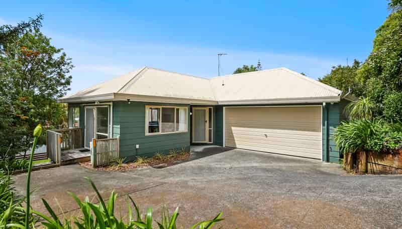19b Landow Place (off Parrs Cross Road), Henderson