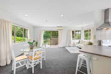 19b Landow Place (off Parrs Cross Road), Henderson