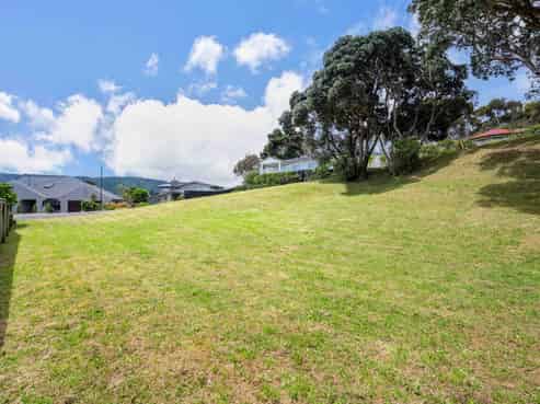 7 Fairway Oaks Drive, WAIKANAE BEACH