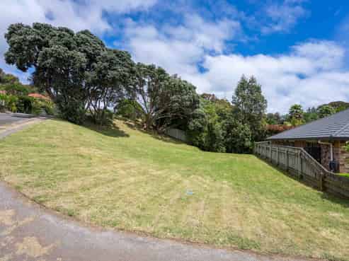 7 Fairway Oaks Drive, WAIKANAE BEACH