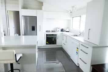 19 Pyatt Crescent, Saint Johns