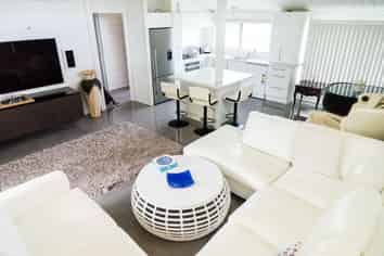 19 Pyatt Crescent, Saint Johns