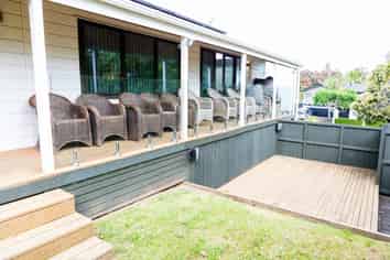 19 Pyatt Crescent, Saint Johns