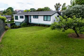 19 Pyatt Crescent, Saint Johns