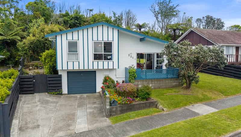 221 Major Drive, Kelson