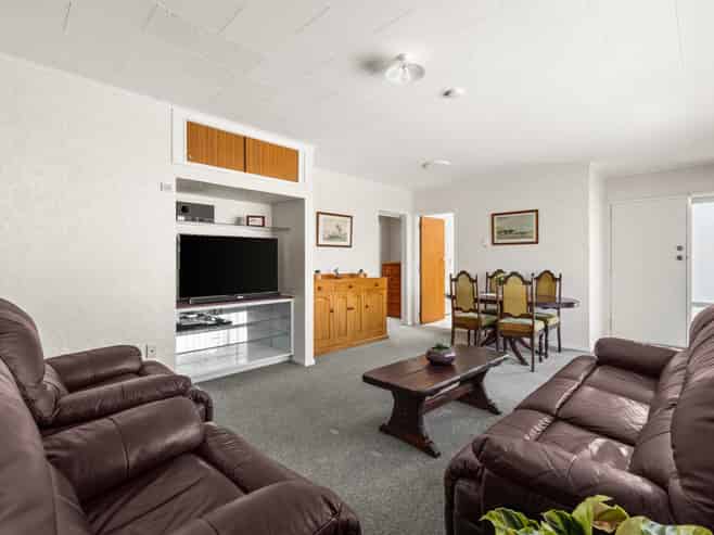 2/24 White Street, Taradale