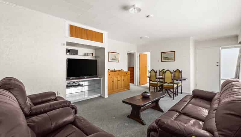 2/24 White Street, Taradale