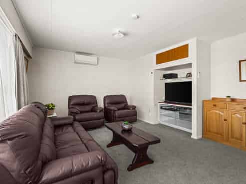 2/24 White Street, Taradale