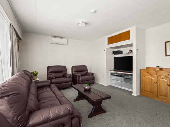 2/24 White Street, Taradale