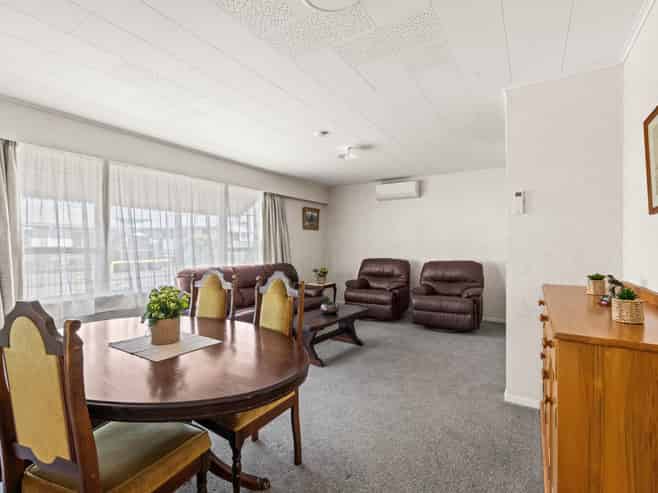 2/24 White Street, Taradale