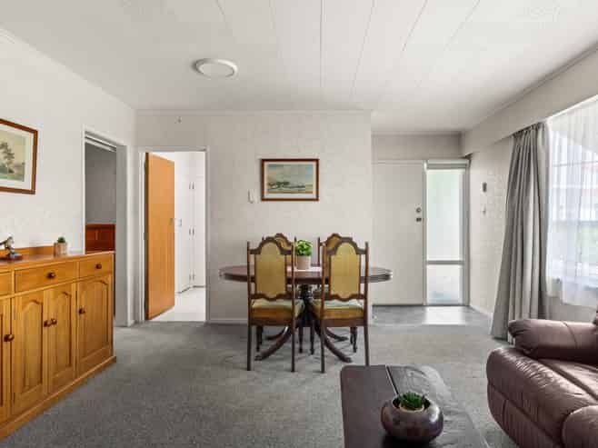 2/24 White Street, Taradale