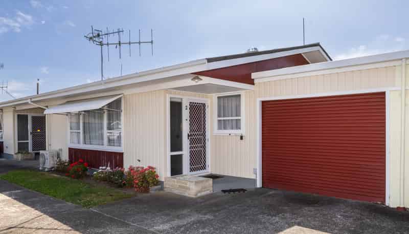 2/24 White Street, Taradale