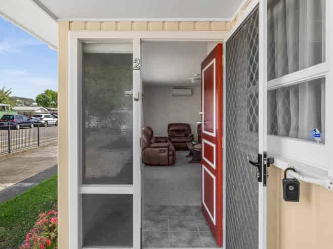 2/24 White Street, Taradale