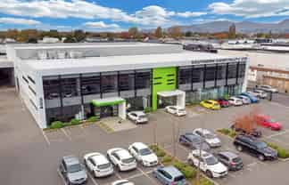 Prominent Showroom, Warehouse and Office Facility