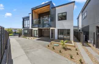 2/79 Halsey Drive, Lynfield