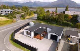 30 Brownlee Drive, Moana