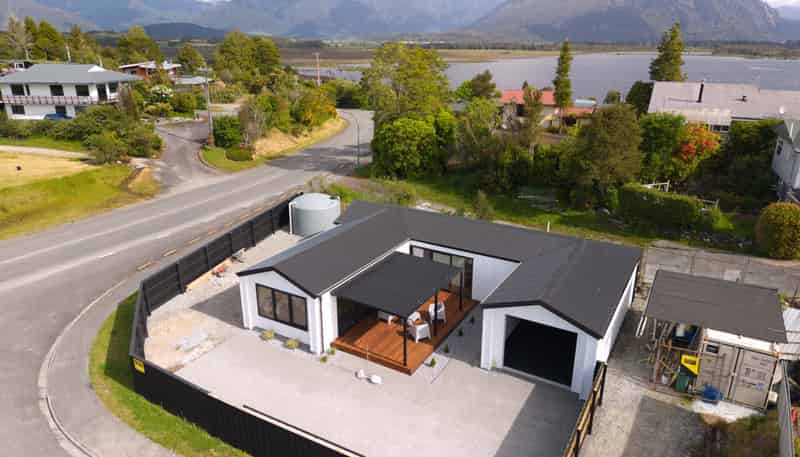 30 Brownlee Drive, Moana