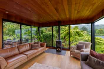 6 Merlincote Crescent, Governors Bay