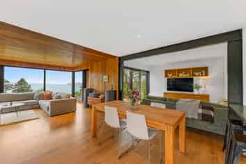 6 Merlincote Crescent, Governors Bay