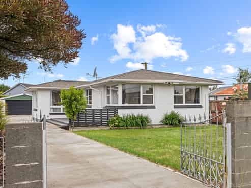 379 Breezes Road, Aranui