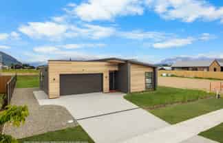  17 Packer Road, Wanaka