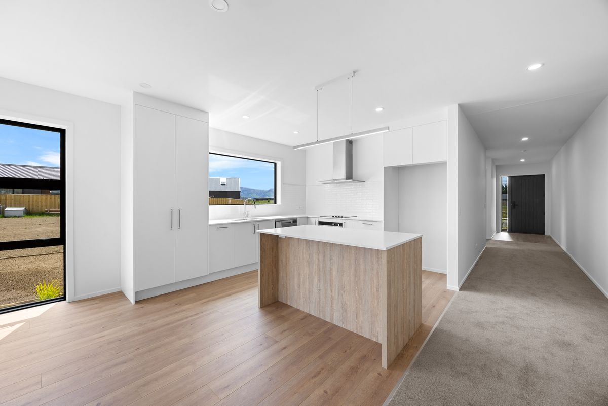 Modern Living, Packed on Packer Road - Widok 6