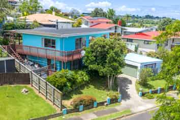 104 Hays Place, Thames