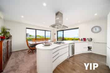 14 Cromwell Point, Newlands