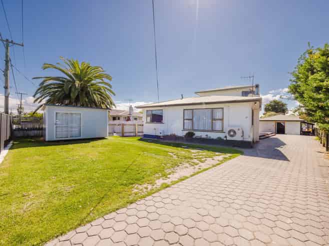 13 Harold Holt Avenue, Onekawa