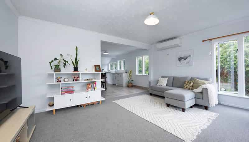 8 Withers Road, Glen Eden