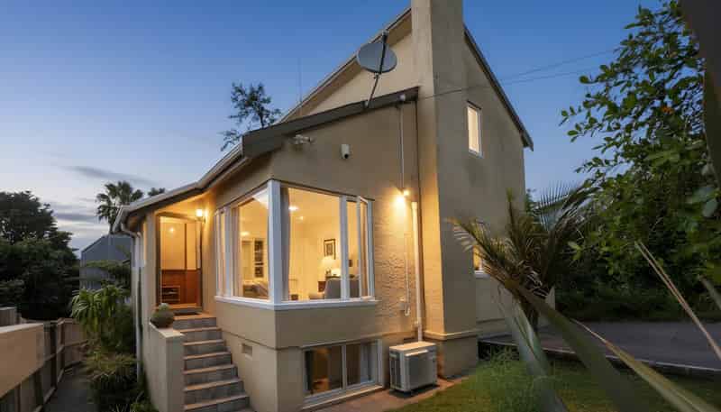 8 Withers Road, Glen Eden