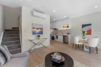 11 Farringdon Street, Glen Innes