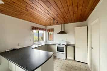 8/121 Bruce Mclaren Road, Henderson