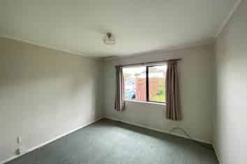 8/121 Bruce Mclaren Road, Henderson