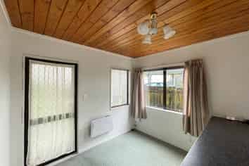 8/121 Bruce Mclaren Road, Henderson