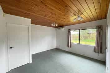 8/121 Bruce Mclaren Road, Henderson