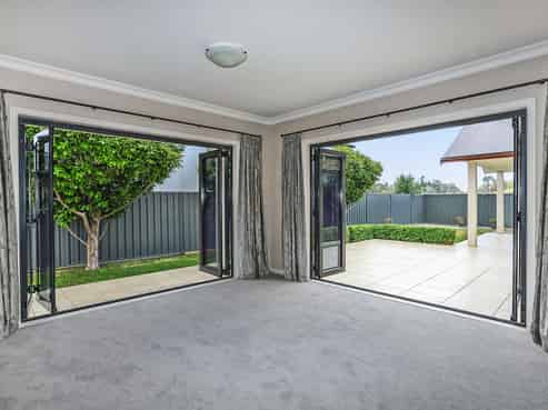 80 Merlot Drive, Greenmeadows