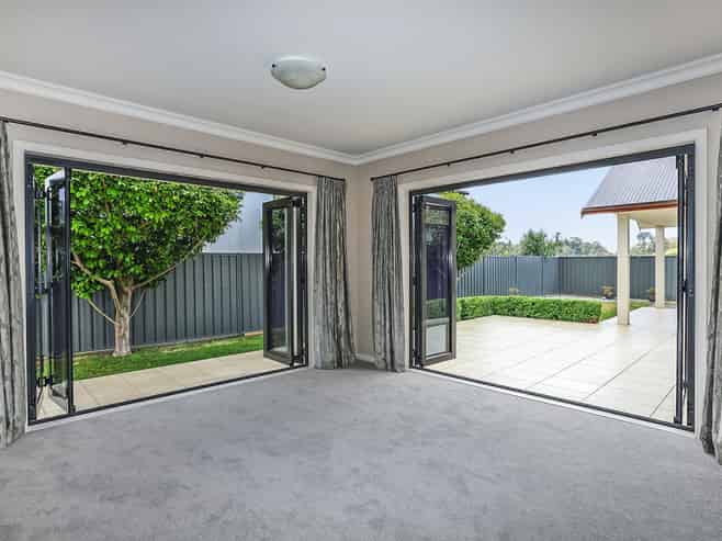 80 Merlot Drive, Greenmeadows